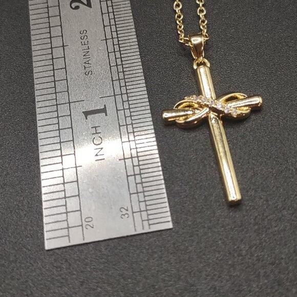 18K Gold Plated Infinity Cross CZ Diamonds Christian Jesus Christmas Birthday - Picture 1 of 5